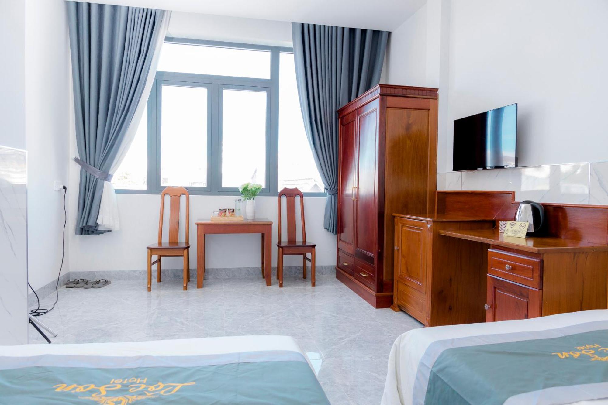 Loc Son Hotel Buôn Ma Thuột Zewnętrze zdjęcie