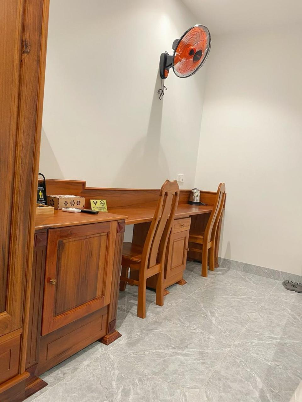 Loc Son Hotel Buôn Ma Thuột Zewnętrze zdjęcie