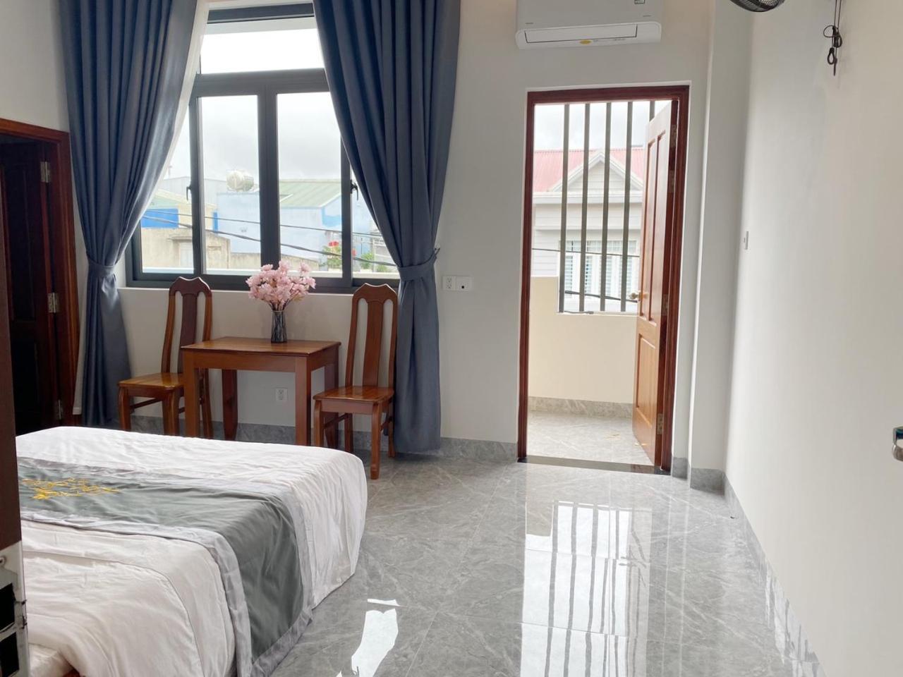 Loc Son Hotel Buôn Ma Thuột Zewnętrze zdjęcie