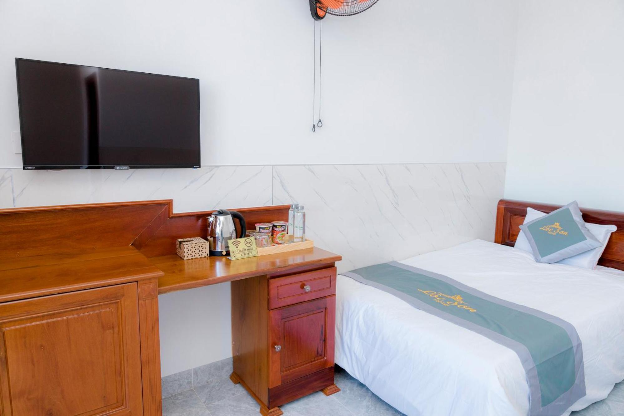 Loc Son Hotel Buôn Ma Thuột Zewnętrze zdjęcie
