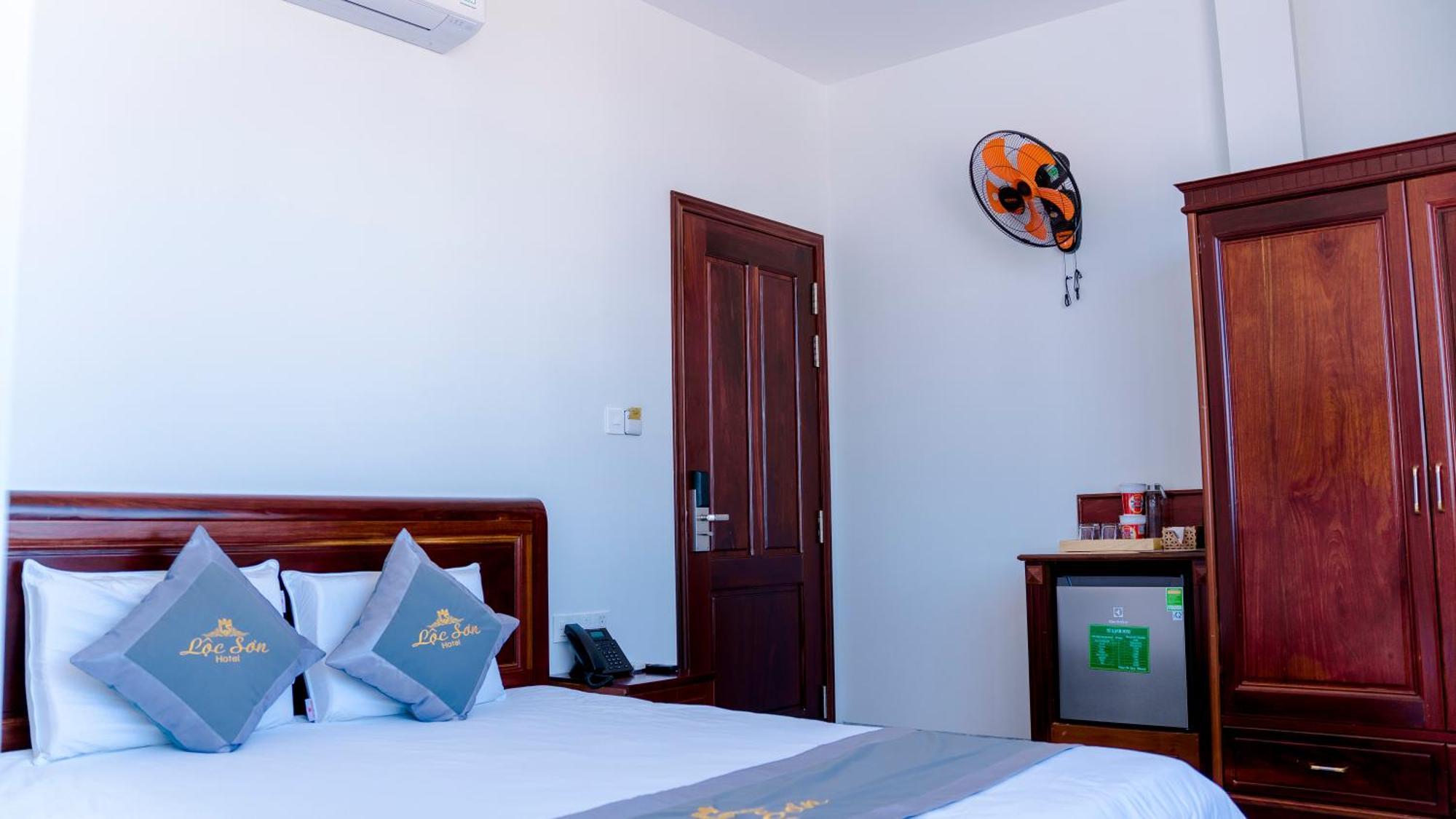 Loc Son Hotel Buôn Ma Thuột Zewnętrze zdjęcie